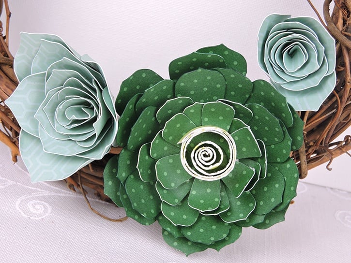 glue-dots-succulent-wreath-close-up-made-by-kim-rippere.jpg