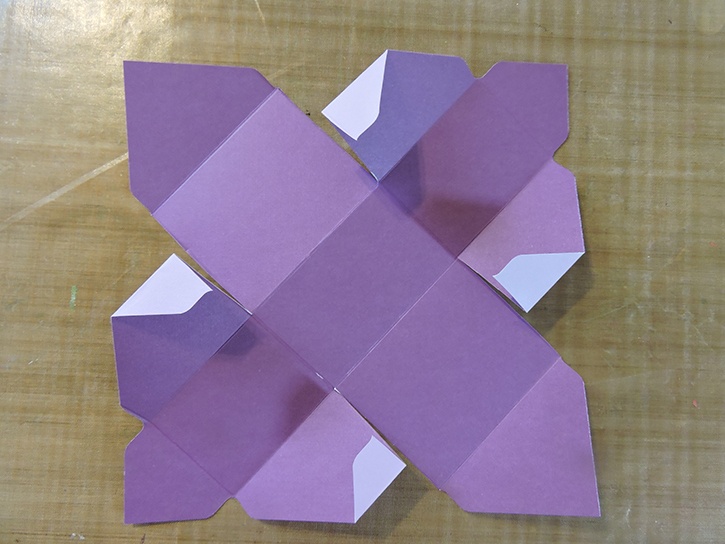 spring-tote-paper-craft-step1.jpg