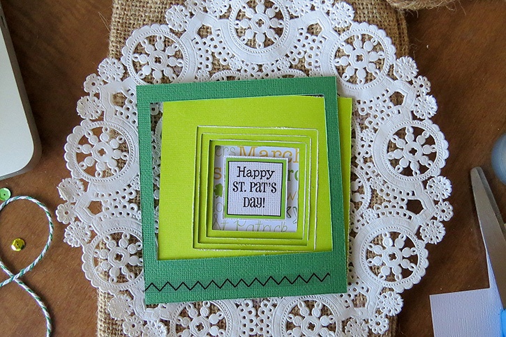 st-patricks-day-burlap-gift-bag-step5.jpg