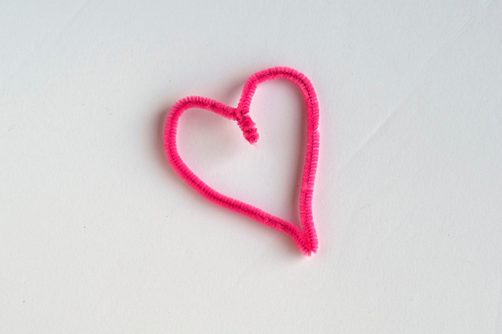 Quick Valentine's craft: Pipe Cleaner Heart card 