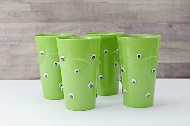 glue-dots-halloween-party-punch-bowl-wiggle-eye-cups-complete.jpg