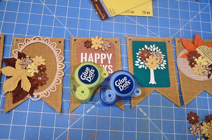 glue-dots-burlap-fall-banner-lay-out.jpg