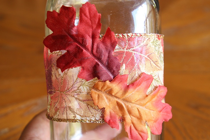 glue-dots-thanksgiving-thankful-jar-leafs-glued-to-ribbon.jpg