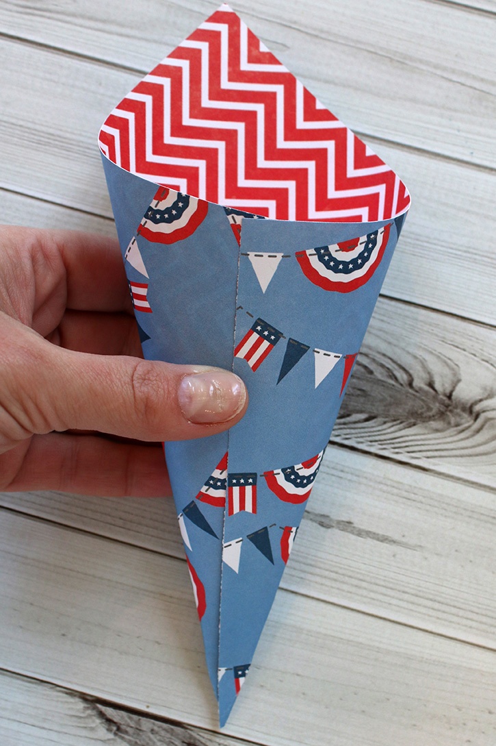4th of July Utensil and Treat Cones-005