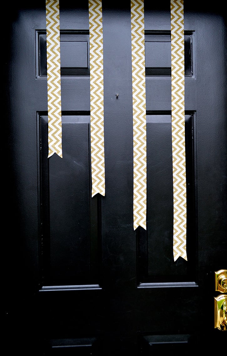 Glue-Dots-New-Years-Door-Decor-streamers