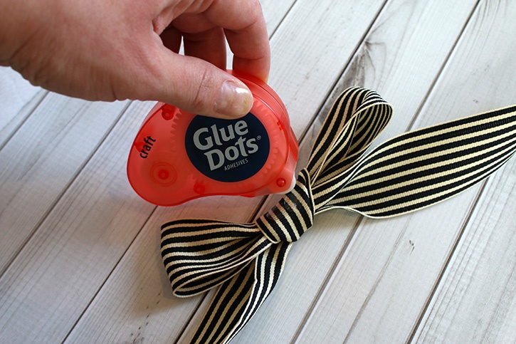 Glue-Dots-Chirstmas-Card-bow