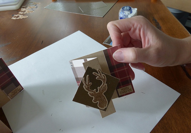 glue-dots-z-fold-card-set-finished-card.jpg