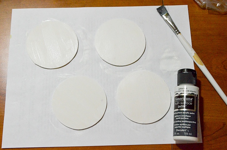 Glue-Dots-Holiday-Banner-paint