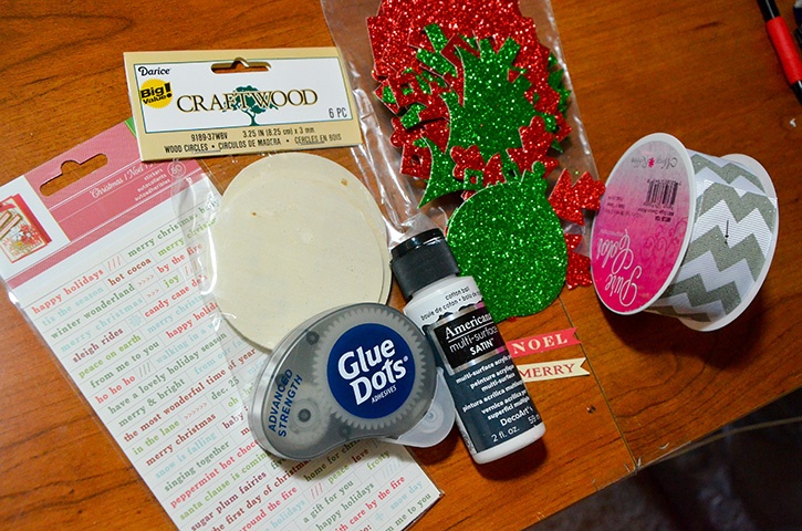 Glue-Dots-Holiday-Banner-supplies