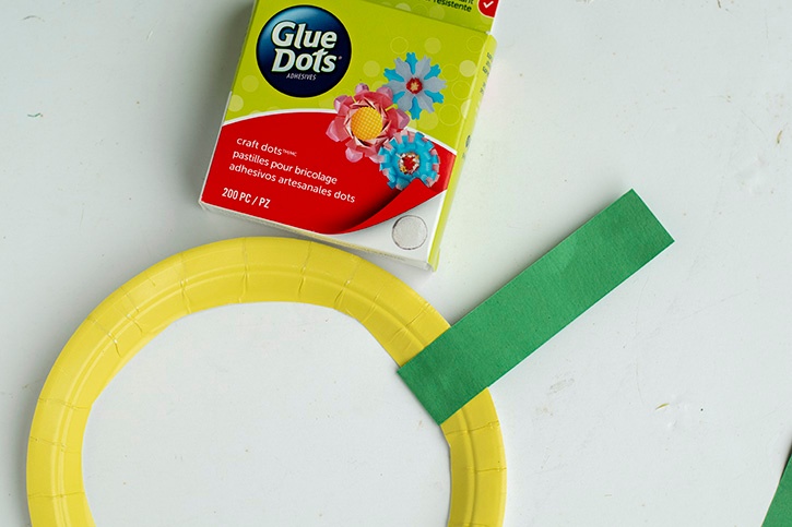 Glue-Dots-Paper-Holiday-Wreath-attach