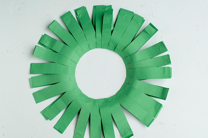 Glue-Dots-Paper-Holiday-Wreath