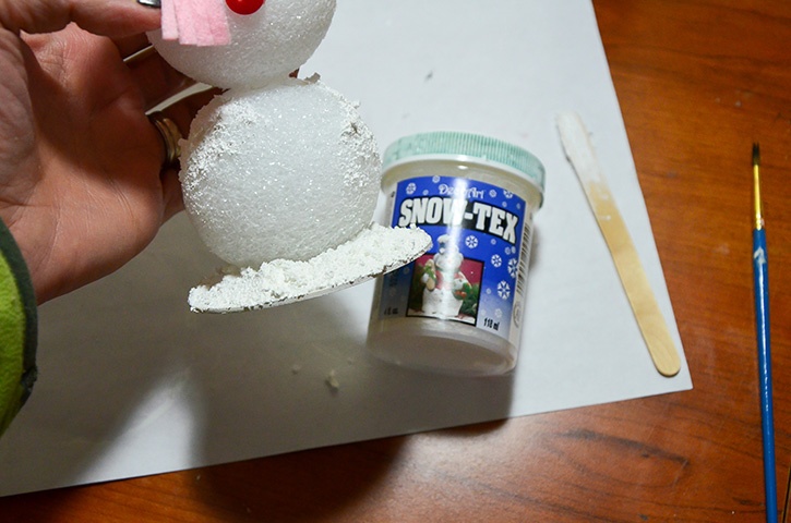 Glue-Dots-Styrofoam-Snowman-snow