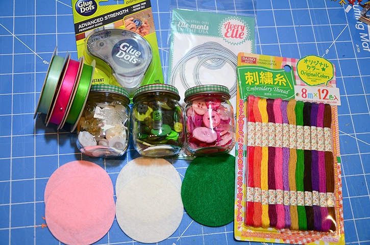 glue-dots-felt-ornament-set-supplies.jpg