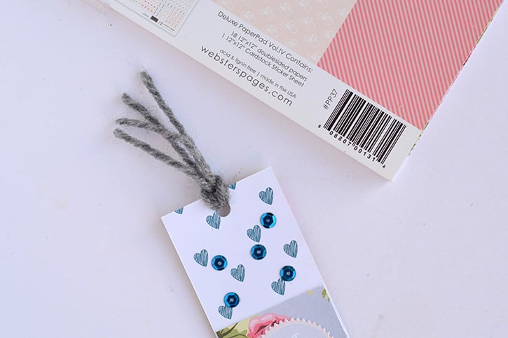 Glue-Dots-Websters-Pages-Sequin-Bookmark-yarn