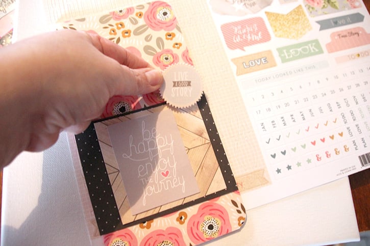 Glue-Dots-Websters-Pages-Travelers-Notebook-attach