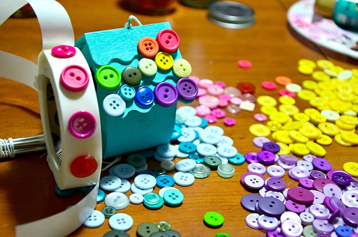 Glue-Dots-Button-Birdhouse-attach