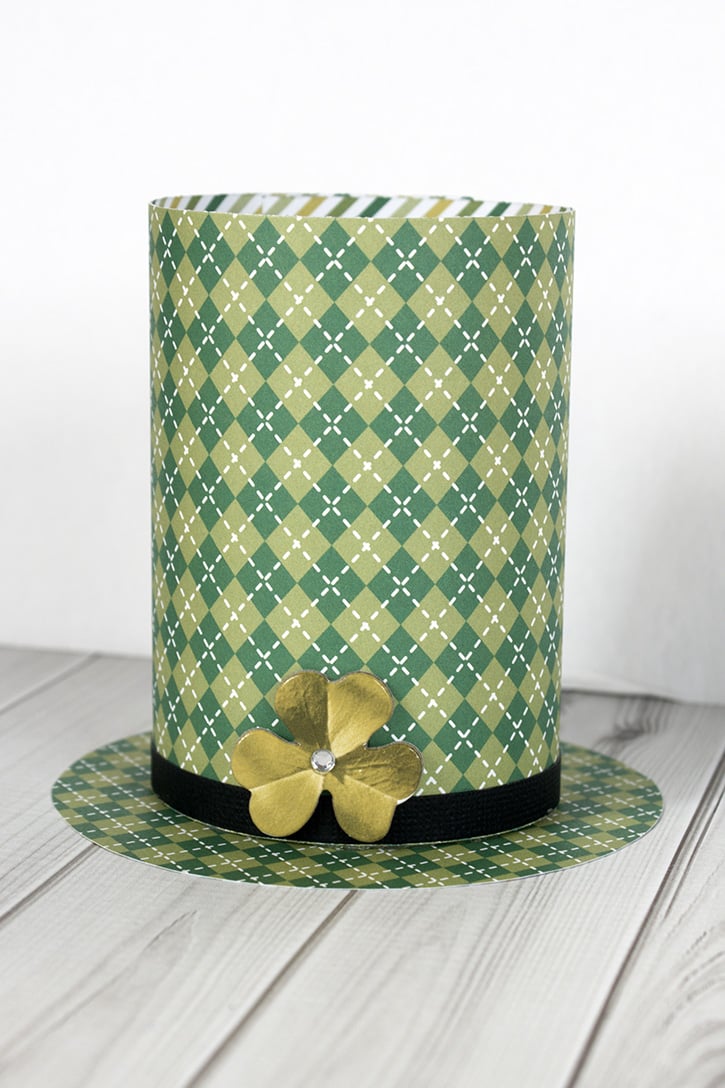 Glue-Dots-St.Paddy-Day-Favor-Holder-finished