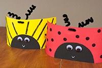 Make bug hats for your child's next party. It's easy with cardstock, Glue Dots, googly eyes and pipe cleaners. 